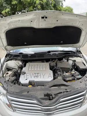 Toyota Venza V6 AWD 2010 White