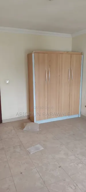 3bdrm Block of Flats in Wuse 2 Abuja for rent