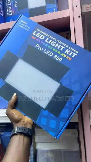 Varicolor Pro Led 800 Professional Photo and Video Lighting Kit.