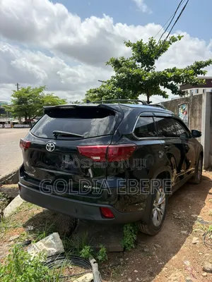 Toyota Highlander XLE 4dr SUV AWD (3.5L 6cyl 6A) 2015 Black