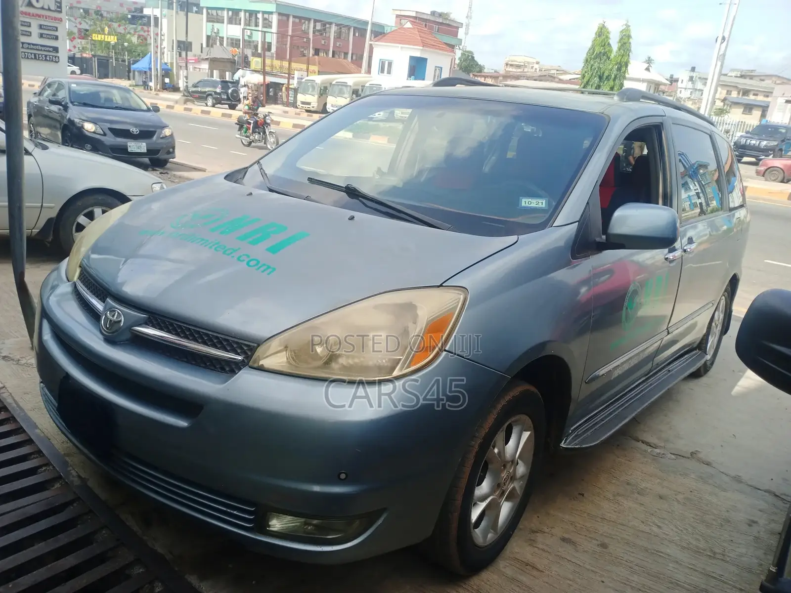 Toyota Sienna 2005 Blue