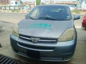 Toyota Sienna 2005 Blue