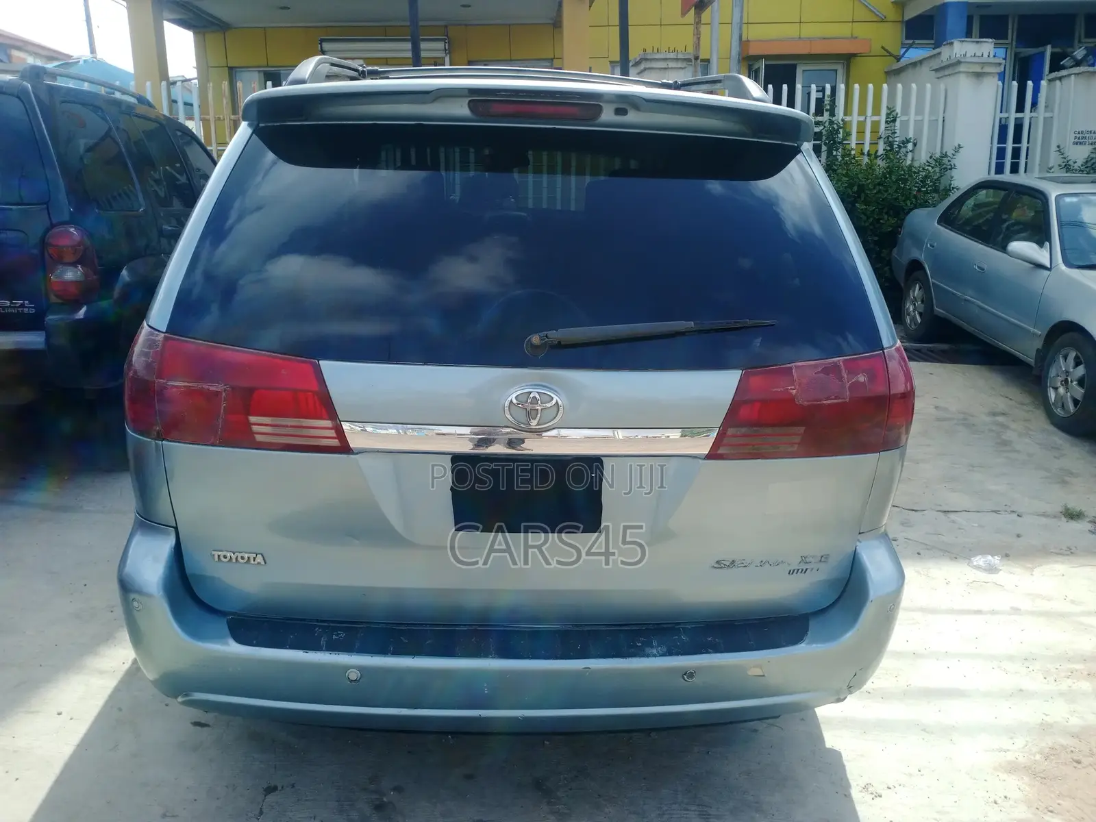 Toyota Sienna 2005 Blue