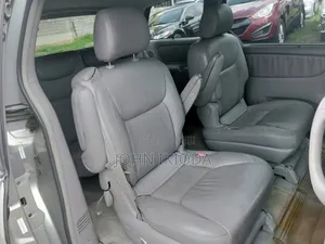 Toyota Sienna XLE FWD (3.3L V6 5A) 2004 Gold