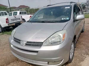 Toyota Sienna XLE FWD (3.3L V6 5A) 2004 Gold