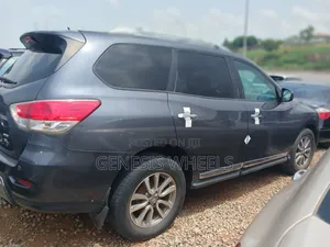 Nissan Pathfinder SL 4dr SUV 4WD (3.5L 6cyl CVT) 2014 Gray