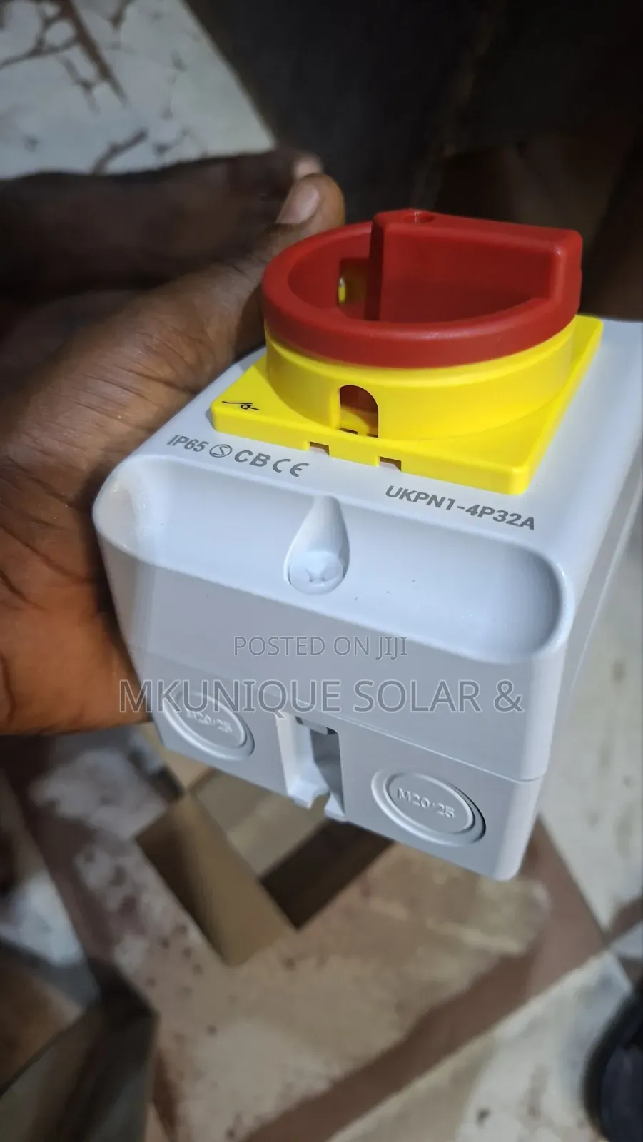 Isolator Switch (In-Box)