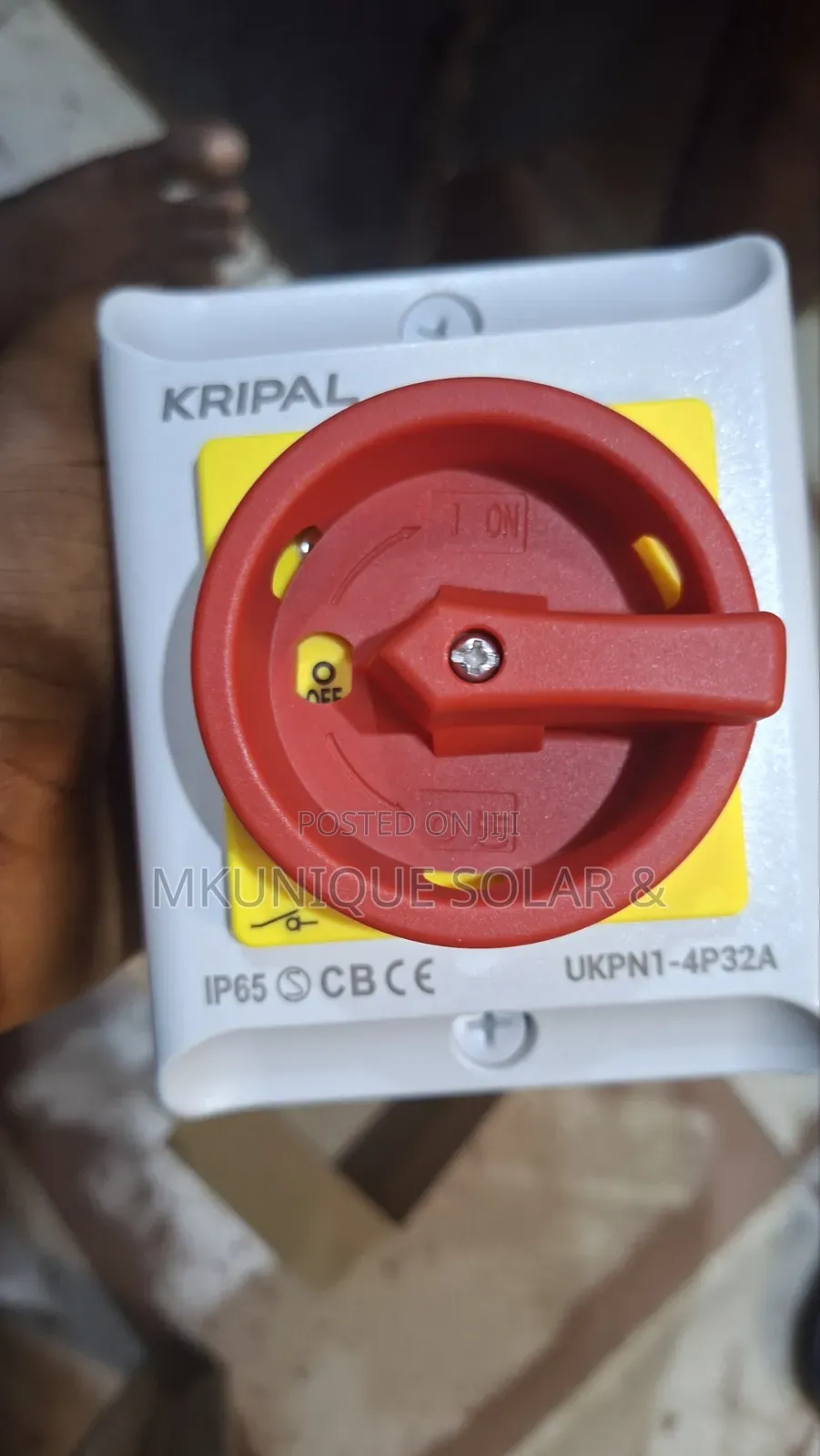 Isolator Switch (In-Box)