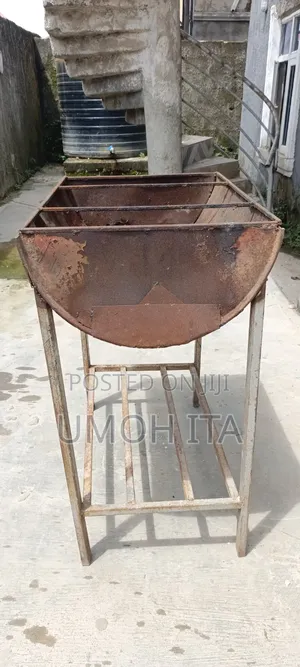 Barbecue/Grilling Stand