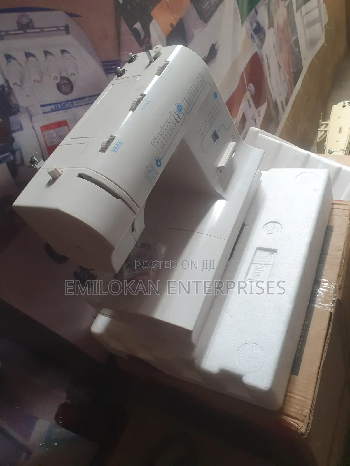 Beautiful Multi-Function Domestic Sewing and Zig Zag Machine