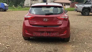 Hyundai Elantra SE 4dr Sedan (1.8L 4cyl 6A) 2015 Red