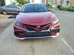 Toyota Camry LE FWD (2.5L 4cyl 8AM) 2018 Red