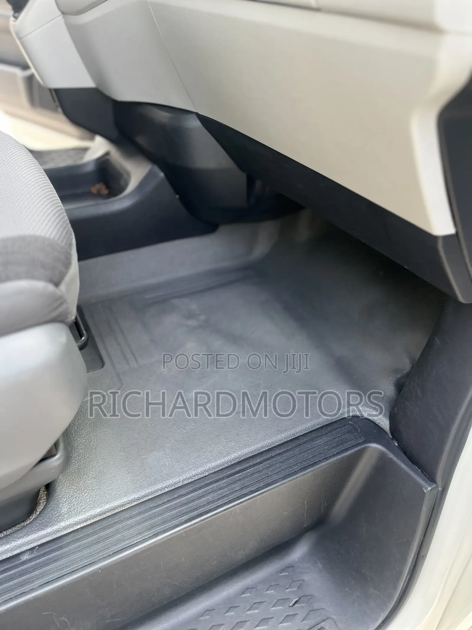 Toyota HiAce 2020 White