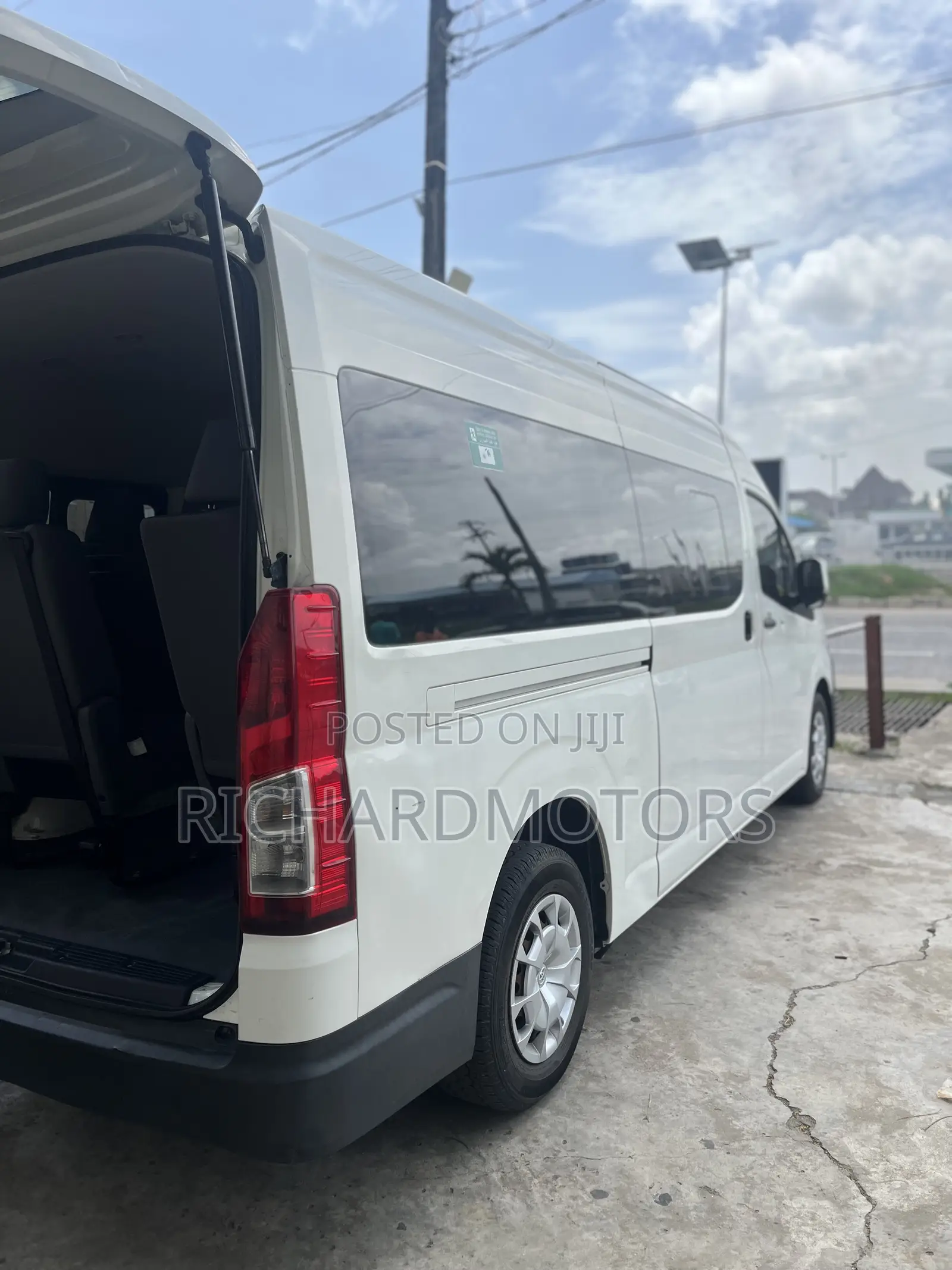 Toyota HiAce 2020 White