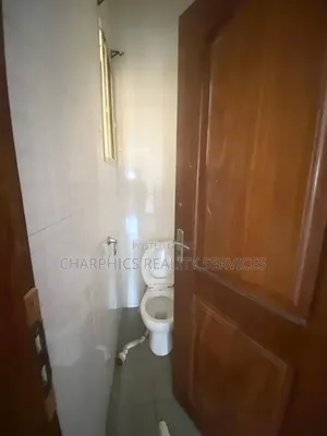 2bdrm Apartment in Lekki Phase 1 for rent
