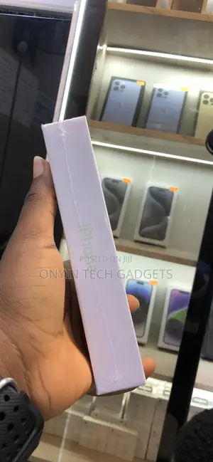 New Apple iPhone 15 256 GB Green