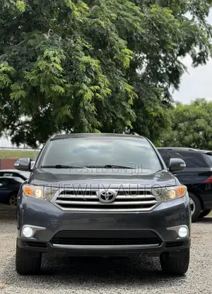 Toyota Highlander Limited 3.5l 4WD 2013 Gray