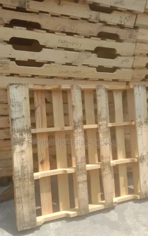 Bricks Wooden Pallwts
