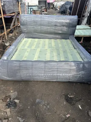 6.6 Bedframe