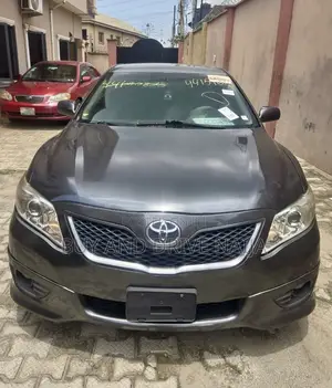 Toyota Camry SE 4dr Sedan (2.5L 4cyl 6AM) 2010 Gray