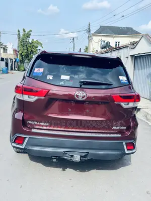 Toyota Highlander XLE 2019 Burgundy