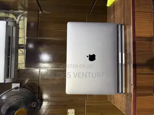 Laptop Apple MacBook Pro 2020 16GB Intel Core i5 SSD 512GB