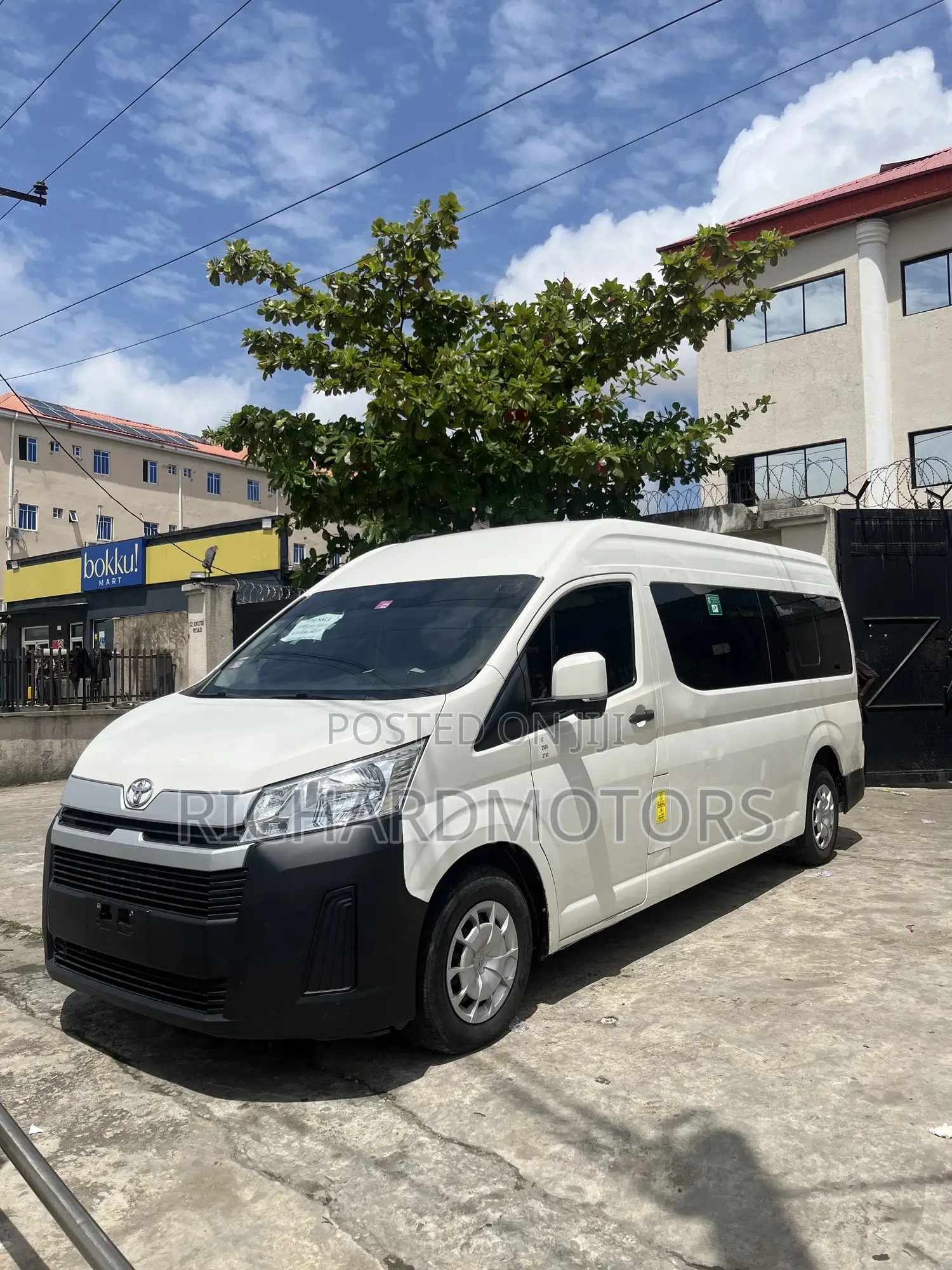 Toyota HiAce 2020 White