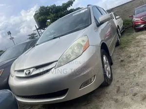 Toyota Sienna XLE FWD 2006 Silver