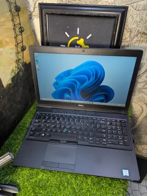 Laptop Dell Latitude 5580 8GB Intel Core i7 SSD 256GB
