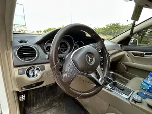 Mercedes-Benz C300 Sport 4Matic Sedan AWD (3.5L 6cyl 7A) 2013 White