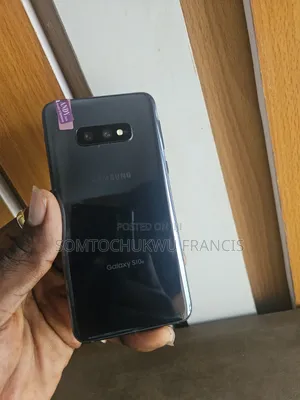 Samsung Galaxy S10e 128 GB Blue