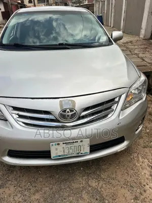 Toyota Corolla LE 4dr Sedan (1.8L 4cyl 4A) 2010 Silver