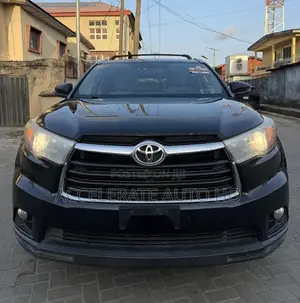 Toyota Highlander XLE V6 4x4 (3.5L 6cyl 6A) 2016 Black