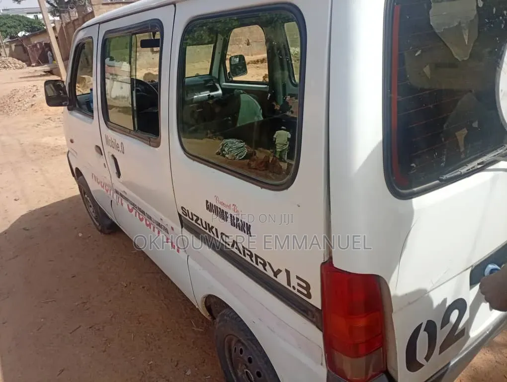 Suzuki APV Minibus 1998 White