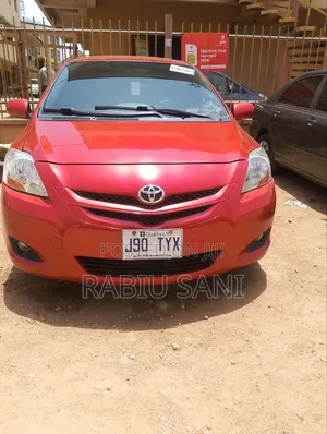 Toyota Yaris 2010 Brown
