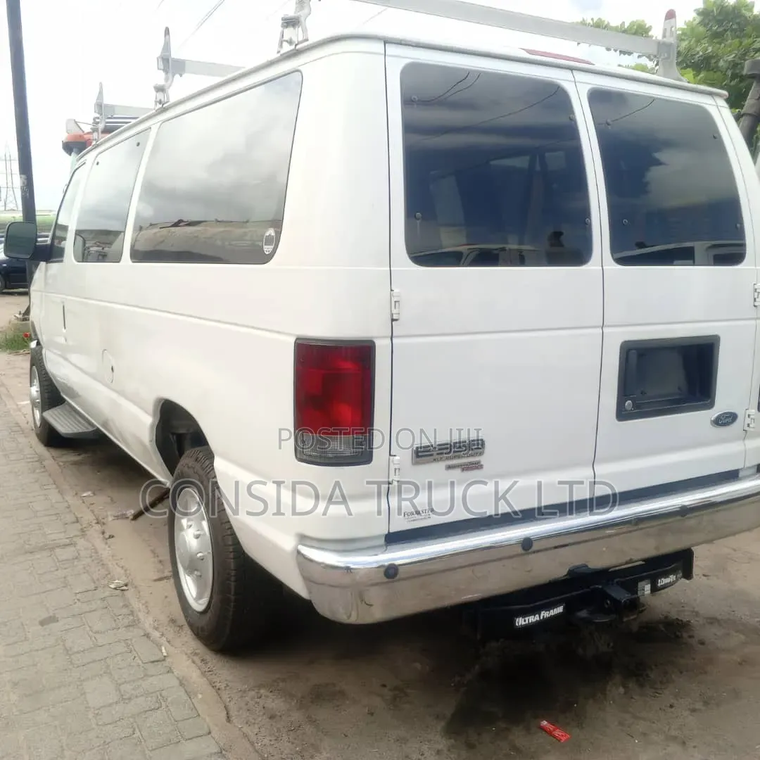 Ford E350 1998 White