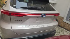 Toyota Venza 2025 White