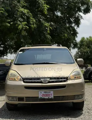 Toyota Sienna XLE Limited 2005 Gold