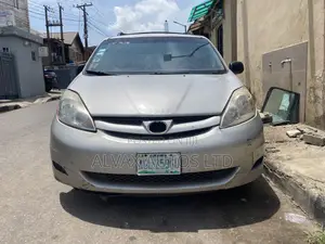 Toyota Sienna 2007 Silver