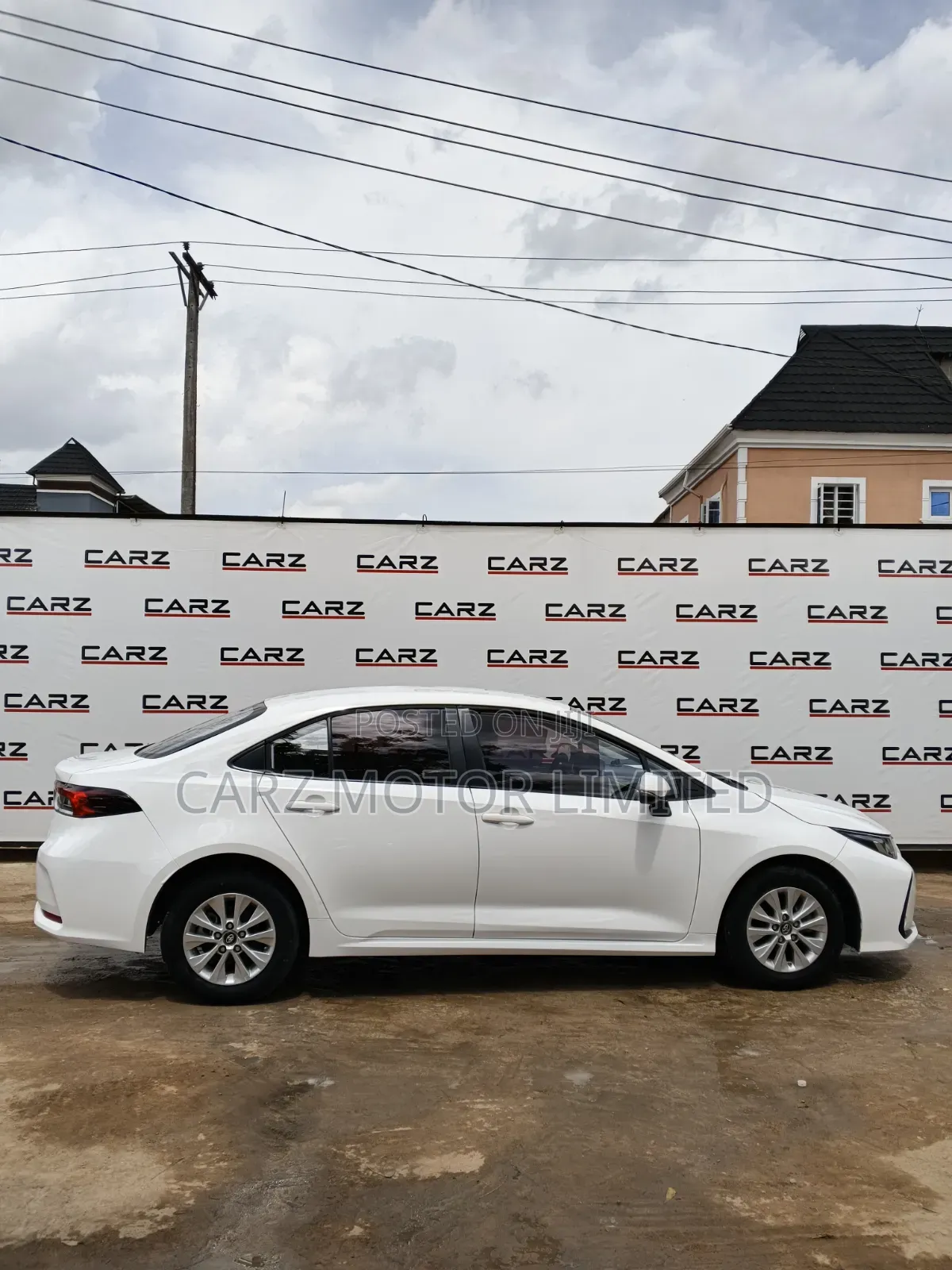 Toyota Corolla SE 2023 White