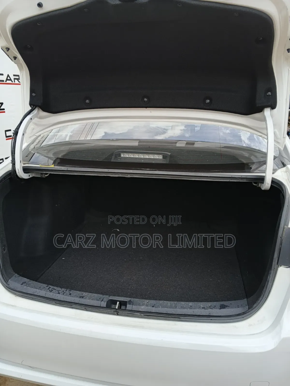 Toyota Corolla SE 2023 White