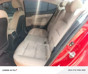 Hyundai Elantra 2017 Red