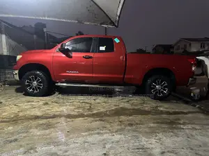 Toyota Tundra CrewMax 4x4 4.6L V8 2013 Red