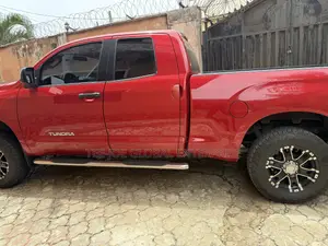 Toyota Tundra CrewMax 4x4 4.6L V8 2013 Red