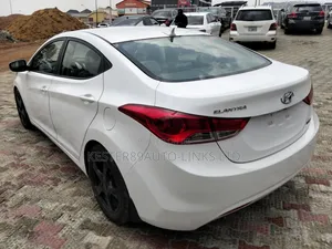 Hyundai Elantra Limited 4dr Sedan (1.8L 4cyl 6A) 2014 White