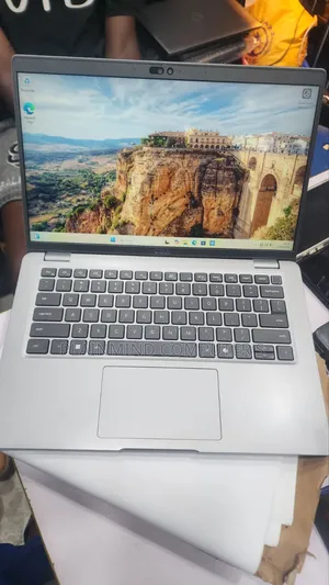 Laptop Dell Latitude 5450 16GB Intel Core Ultra 7 SSD 250GB