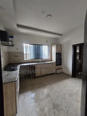 3bdrm Block of Flats in Lekki Phase 1 for rent