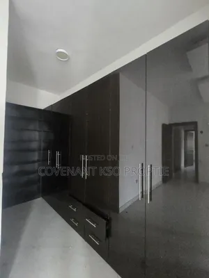 3bdrm Block of Flats in Lekki Phase 1 for rent