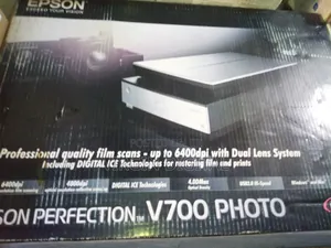 Epson Perfection V700 Photo Scanner