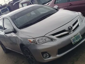 Toyota Corolla LE 4dr Sedan (1.8L 4cyl 4A) 2010 Silver